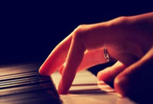 排名第一的配资公司:网上股票怎样开户-净流入站上万亿港元关口 南向资金改变港股投资生态